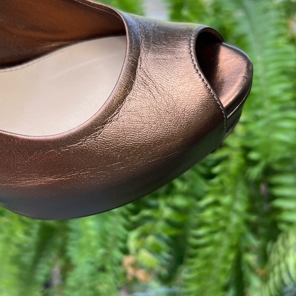 Gucci pumps! Price is firm $$$ - Picture 6 of 7